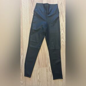 NWOT High waist faux leather split knee leggings SZ M